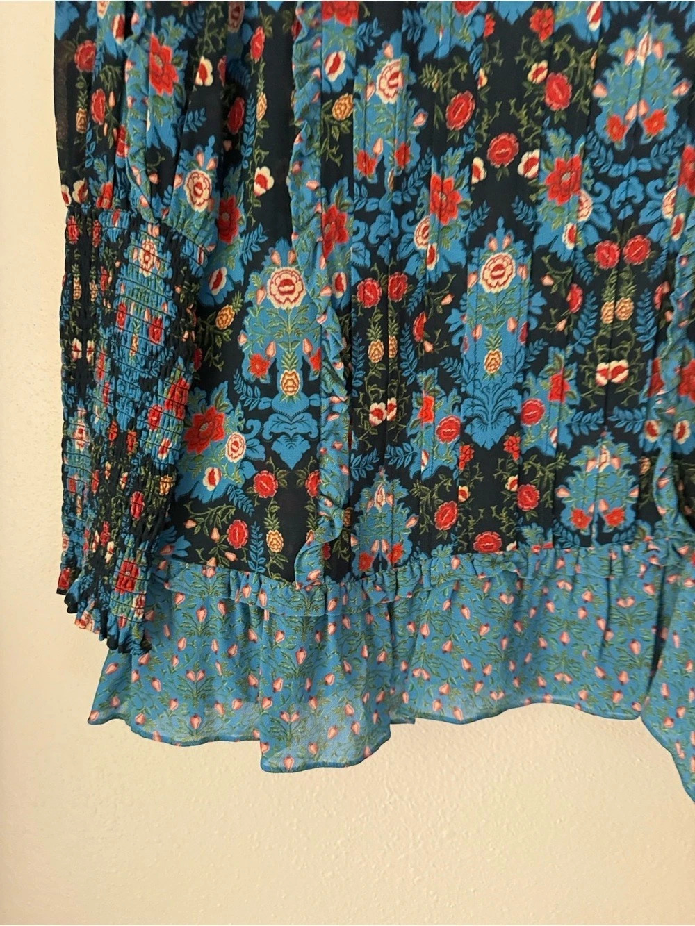 Farm Rio Floral Ruffle Hem Blouse in Blue & Black Size Medium - Picture 6 of 11